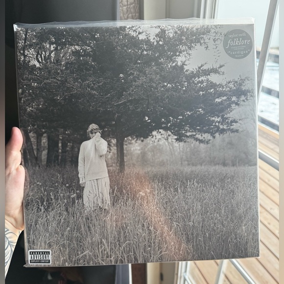 Taylor Swift Folklore - Hide and Seek - Picture 1 of 3